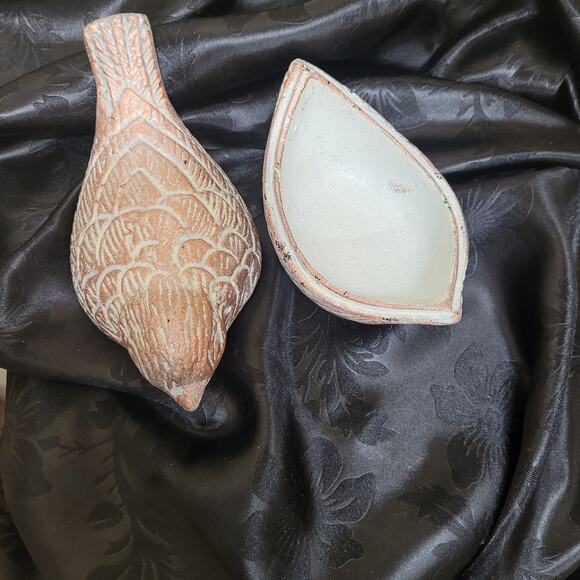 Distressed white cast metal bird. Key hider. Trinket Box NWT - Picture 8 of 8